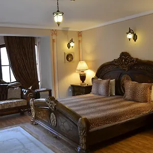4* מלון Boutique Boris Palace & Restaurant