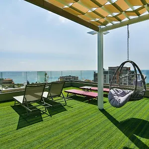 outstanding-sea-view-panorama-studios.varna-hotels.com/