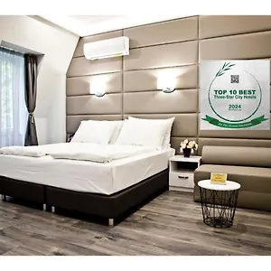 3* מלון Center